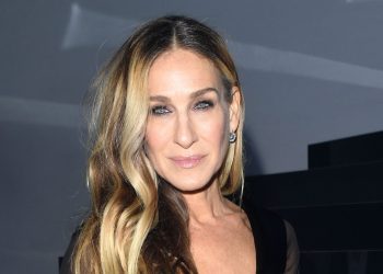 Sarah Jessica Parker Just Pulled a Carrie Bradshaw With This Sexy Styling Trick That Starts at $14