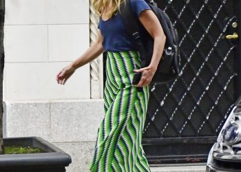 Kelly Ripa Wore TikTok’s Favorite $29 Skirt Trend With $600 Sneakers