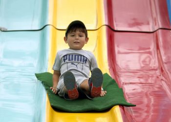 Kane County Fair opens to rain