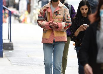 Katie Holmes’s “Ugly” Spring Jacket Will Make Your Grandma Proud