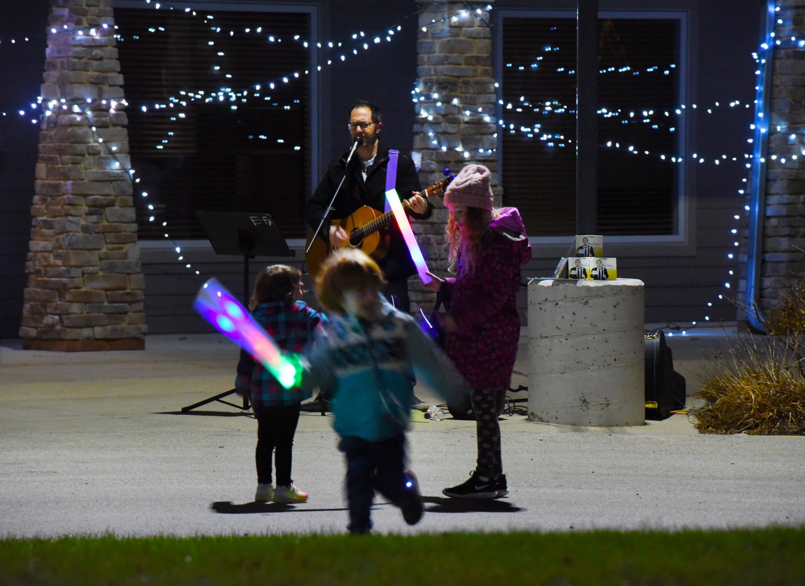 Northbrook’s Ben Tatar performing drive-up concert to close out Hanukkah celebrations