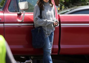 Jennifer Garner Just Endorsed the Most Practical Summer Bag Trend