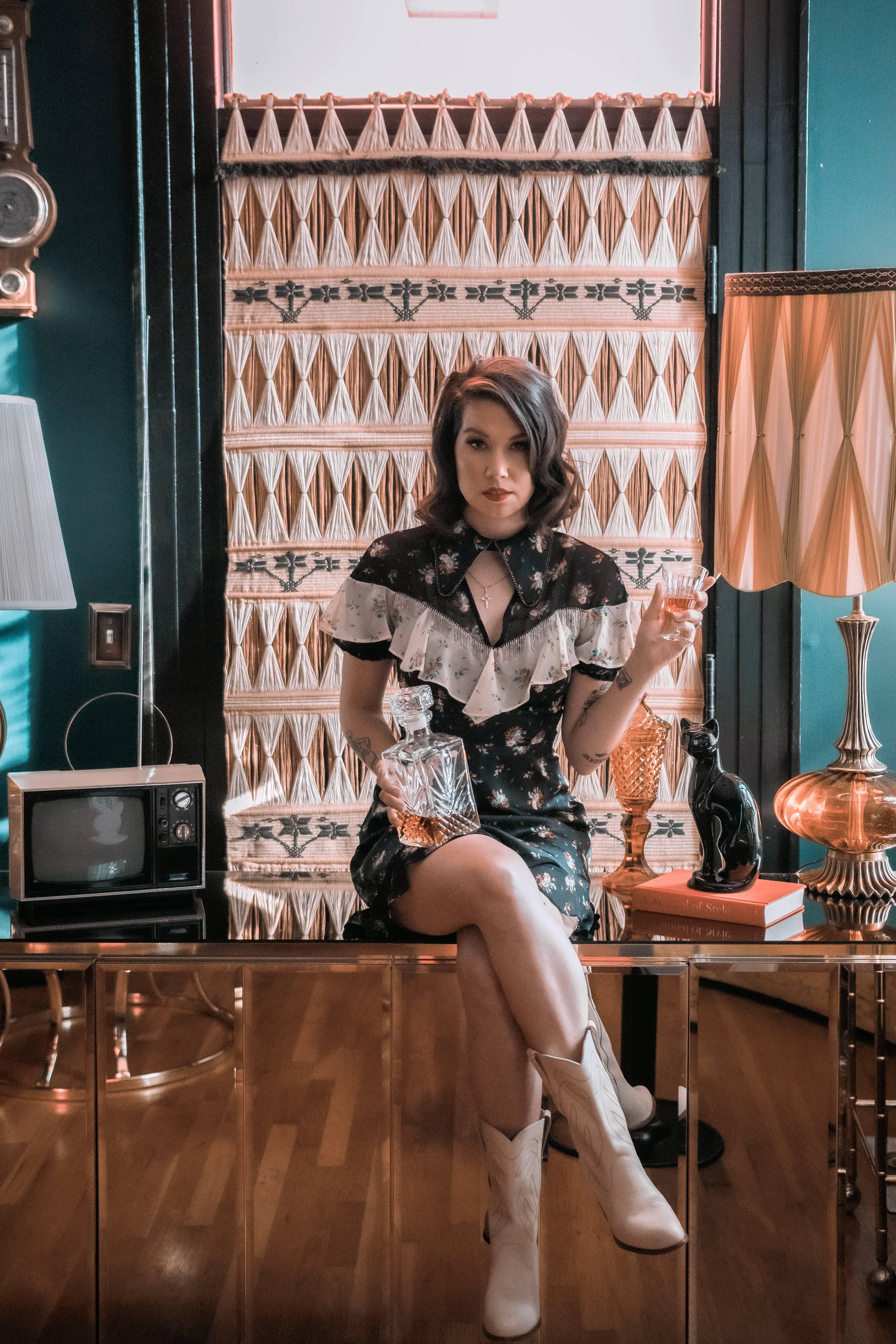 Former Texan Reilly Downes brings Southern charm to her pensive debut album, written in Chicago during the pandemic lockdowns.