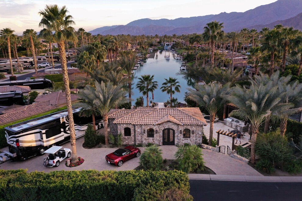 Motorcoach Country Club named Best Luxury RV Resort