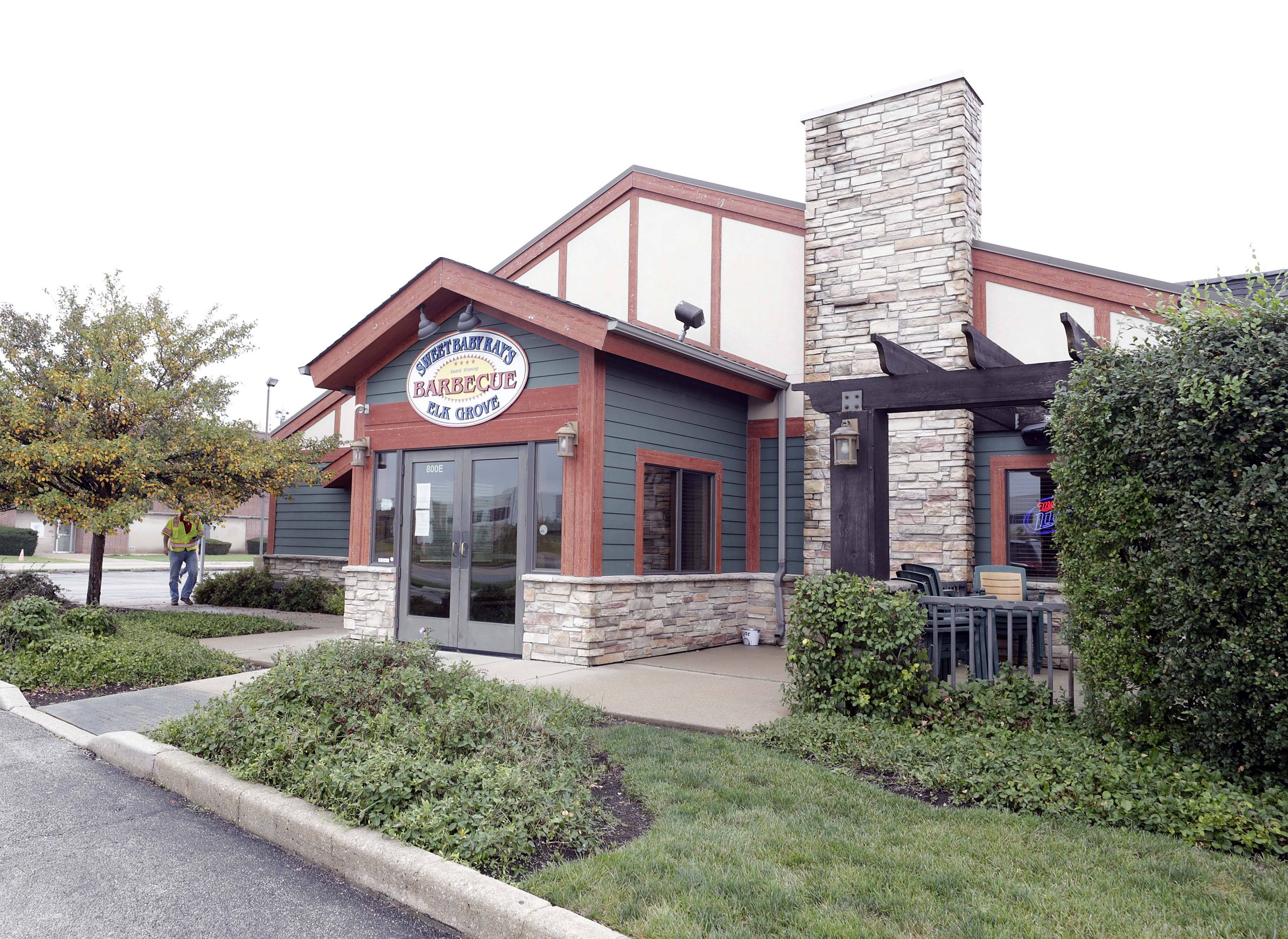 Elk Grove Village buys gas station, shuttered Sweet Baby Ray’s for $6 million