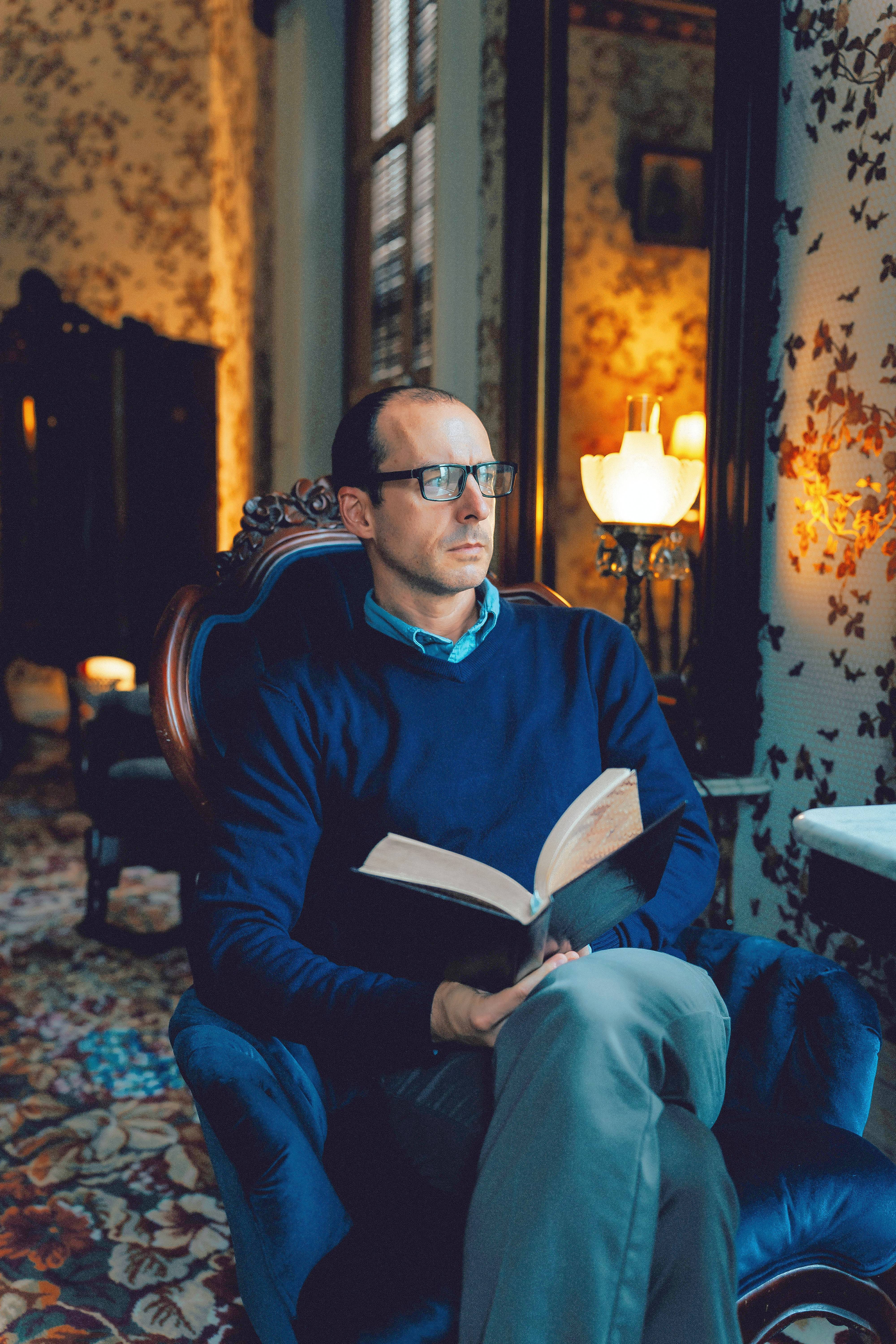 Wheaton actor Stephen Schellhardt co-stars as the closeted Bruce Bechdel in Copley Theatre's revival of the musical "Fun Home" based on Alison Bechdel's autobiographical graphic novel of the same name.
