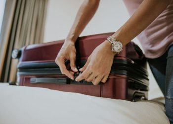 How to open a TSA lock when you forget the combination