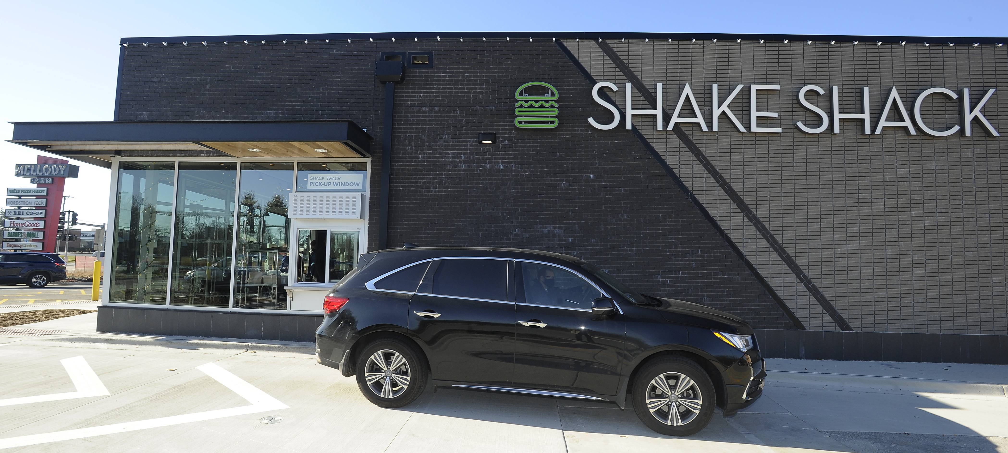 Shake Shack debuted its first drive-through window at a Vernon Hills restaurant in December 2020. The burger chain is expanding to Bloomingdale.